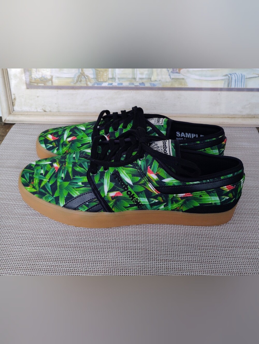 Men's Reebok "Legacy FVS TXT Low" Green Multi-Color Canvas Casual Shoes. Size 9.